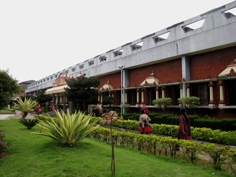 Sringeri muth prasada hall outside view