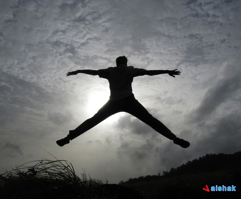 Saju jumping for a silhouette