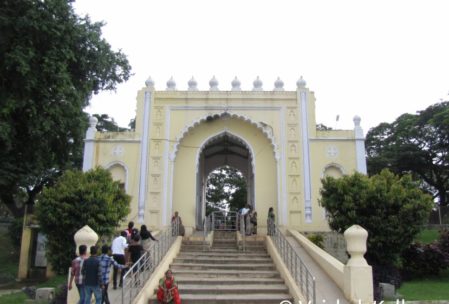 Entrance gate Daria Daulat Bagh